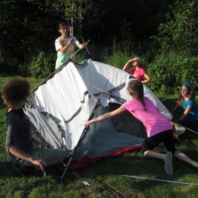 putting up girls tent